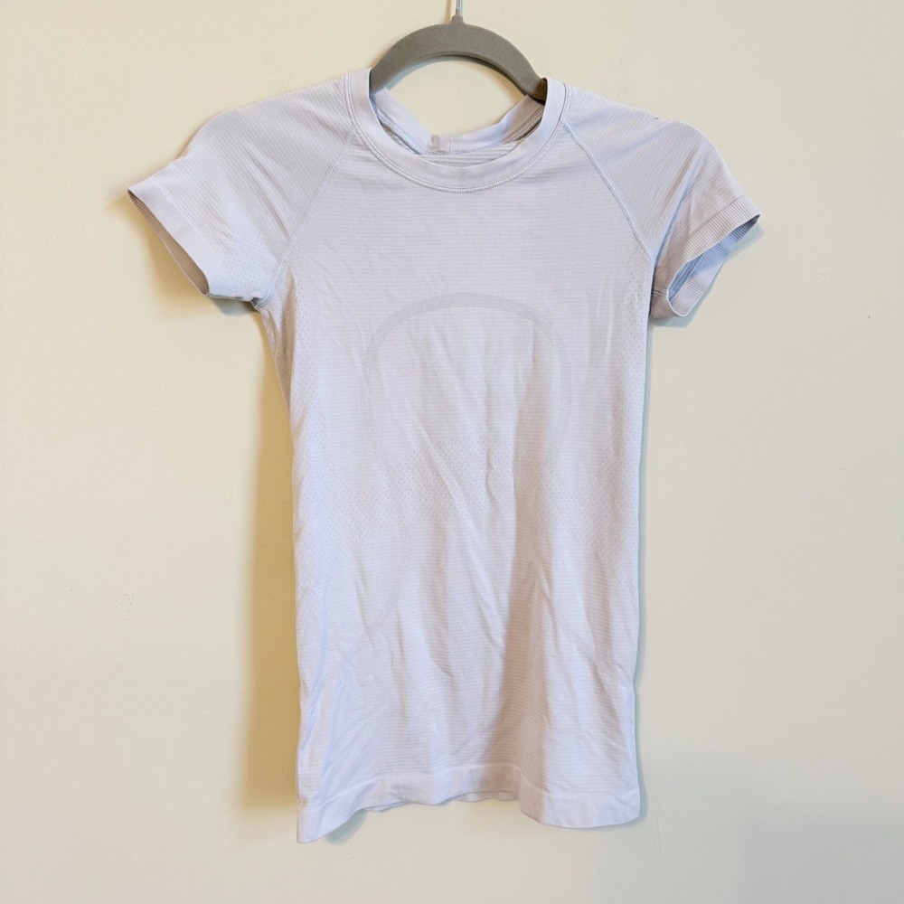 Lululemon Swiftly Tech Short Sleeve Shirt Lavender Purple Womens Size 2